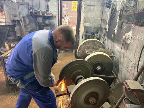 Mladi kovač iz Radaljeva, Vladimir Pantelić, kovač Mladi kovač iz Radaljeva, Vladimir Pantelić, kovač