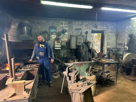 Mladi kovač iz Radaljeva, Vladimir Pantelić, kovač Mladi kovač iz Radaljeva, Vladimir Pantelić, kovač