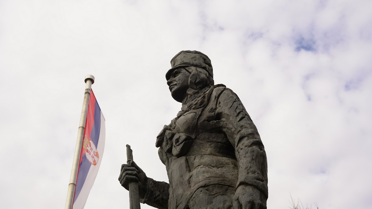 Bruka i sramota u Inđiji! Vandali oskrnavili spomen-prostor srpskoj heroini Milunki Savić