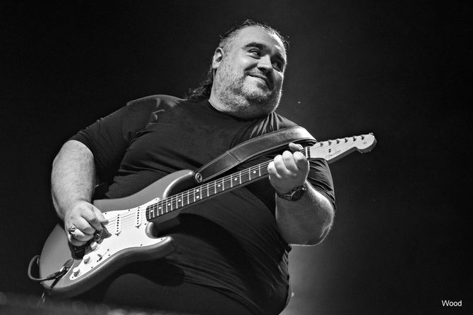 Nenad Zlatanović Texas Flood - foto Wood Nenad Zlatanović Texas Flood - foto Wood