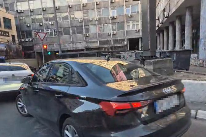 Udes Zeleni venac, čukanje kod tunela