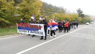 Srbi sa KiM krenuli peške ka Novom Sadu kako bi podržali predsednika Vučića