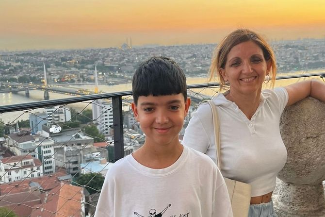 Jelena je majka heroina iz Čačka, njen Marko nakon operacije u Turskoj sada se uspešno oporavlja Jelena je majka heroina iz Čačka, njen Marko nakon operacije u Turskoj sada se uspešno oporavlja