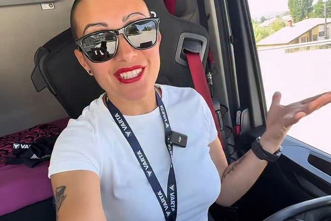 coco trucker girl, Oti Cabadas coco trucker girl, Oti Cabadas