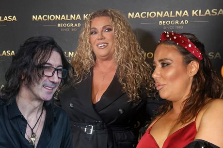 Indira Radic, ana i rale