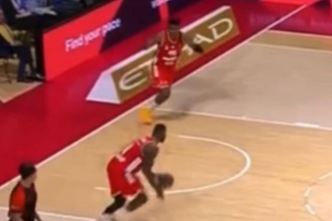 Kodi Miler Mekintajer, naočare