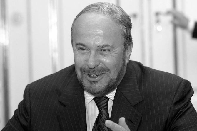 fatos nano fatos nano