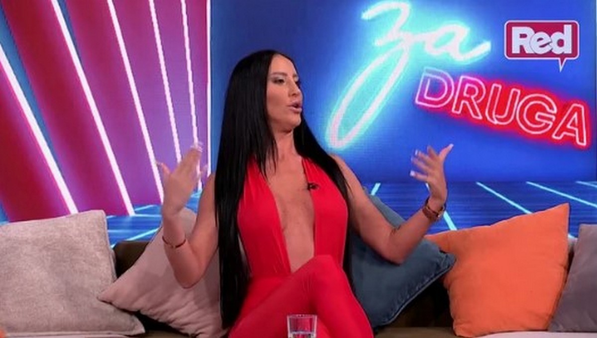 "Zgrće lovu, a ništa ne radi" Poršelina otkrila kako zarađuje: Potkačila i Staniju "Skinula sam je sa trona"