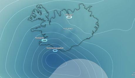 Ciklon i sneg nad Islandom