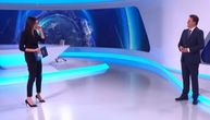 Voditeljka Javnog servisa nije mogla da zaustavi smeh usred Dnevnika! Kolege u šoku, snimak preplavio mreže