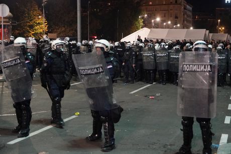 Skupština okupljanje , tenzije