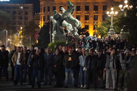 Skupština okupljanje , tenzije