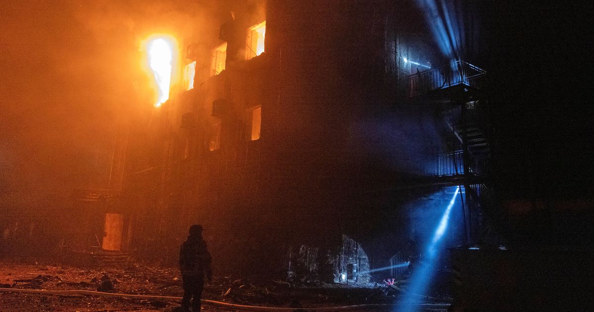 Haostična noć u Rusiji, Zelenski izveo masovni napad: Dron se zakucao u neboder, sve gori, stižu snimci