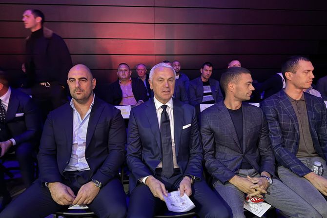 Zvezda, delegacija, boks