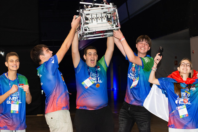 Tim Srbije osvojio srebrnu medalju na svetskoj olimpijadi iz robotike