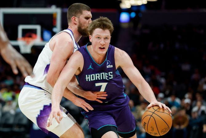 Kon Knepel - Šarlot Hornets