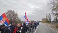 Srbi sa Kosova i Metohije koji pešače na skup protiv blokada u Novom Sadu krenuli iz Lipovice ka Beogradu