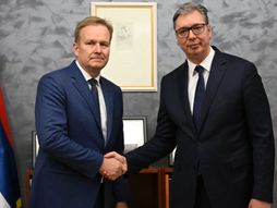 Aleksandar Vučić, Peter Sorensen