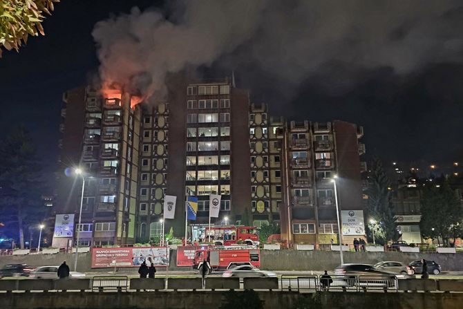 Bosna BIH Tuzla Dom penzionera požar