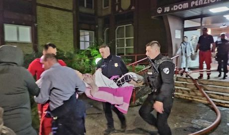 Bosna BIH Tuzla Dom penzionera požar