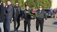 Dve navijačke grupe došle na sahranu Mladena Žižovića, obe su mu napravile mural na stadionu