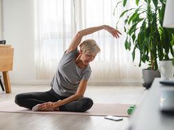 žena, pilates, trening, žene starije od 60 godina