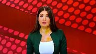 Vodila Dnevnik a gledaoci su u šoku posmatrali modrice na vratu naše voditeljke:  Evo šta se ustvari dogodilo