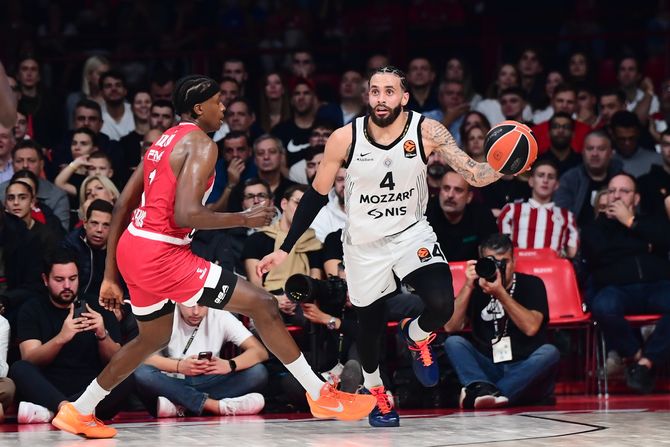 KK Olimpijakos - KK Partizan - Frenk Nilikina i Dvejn Vašington