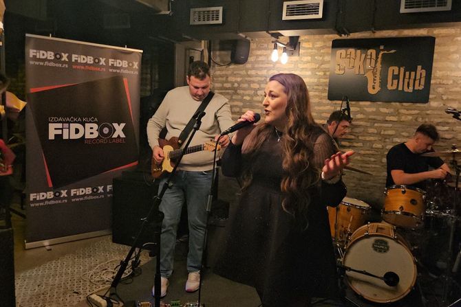 Bend Buđenje, Jelena Radojević