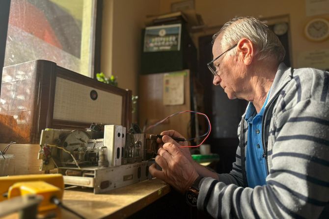 Dragan je radio-mehaničar i čuva stari zanat od zaborava