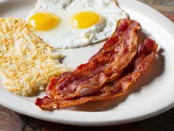 doručak, jaja i slanina