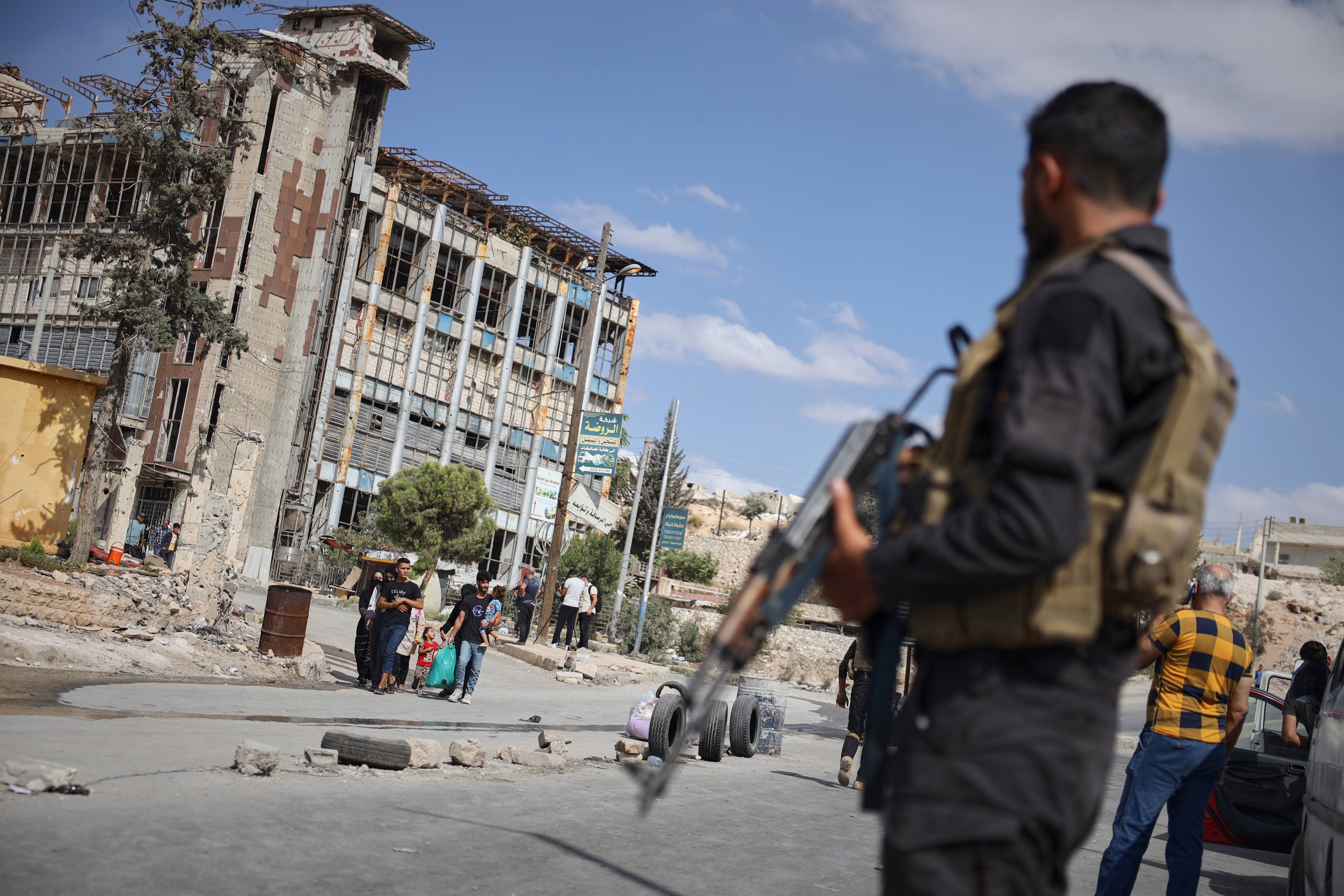 Muslimani upali u hrišćanski grad u Siriji: Desetine na motorima oštetile kuće, radnje, automobile