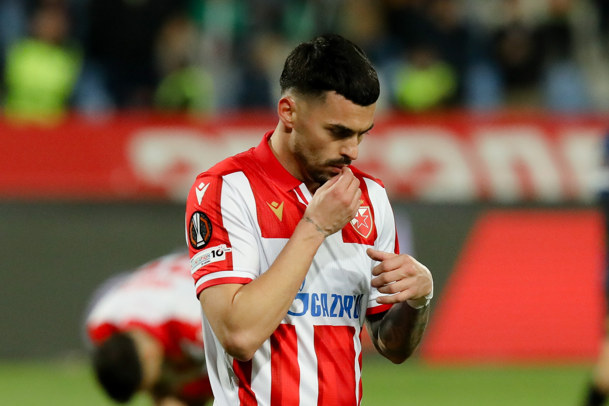 Zvezda ga suspendovala, ali je on bio uz crveno-bele na derbiju: Evo gde smo snimili Nemanju Radonjića