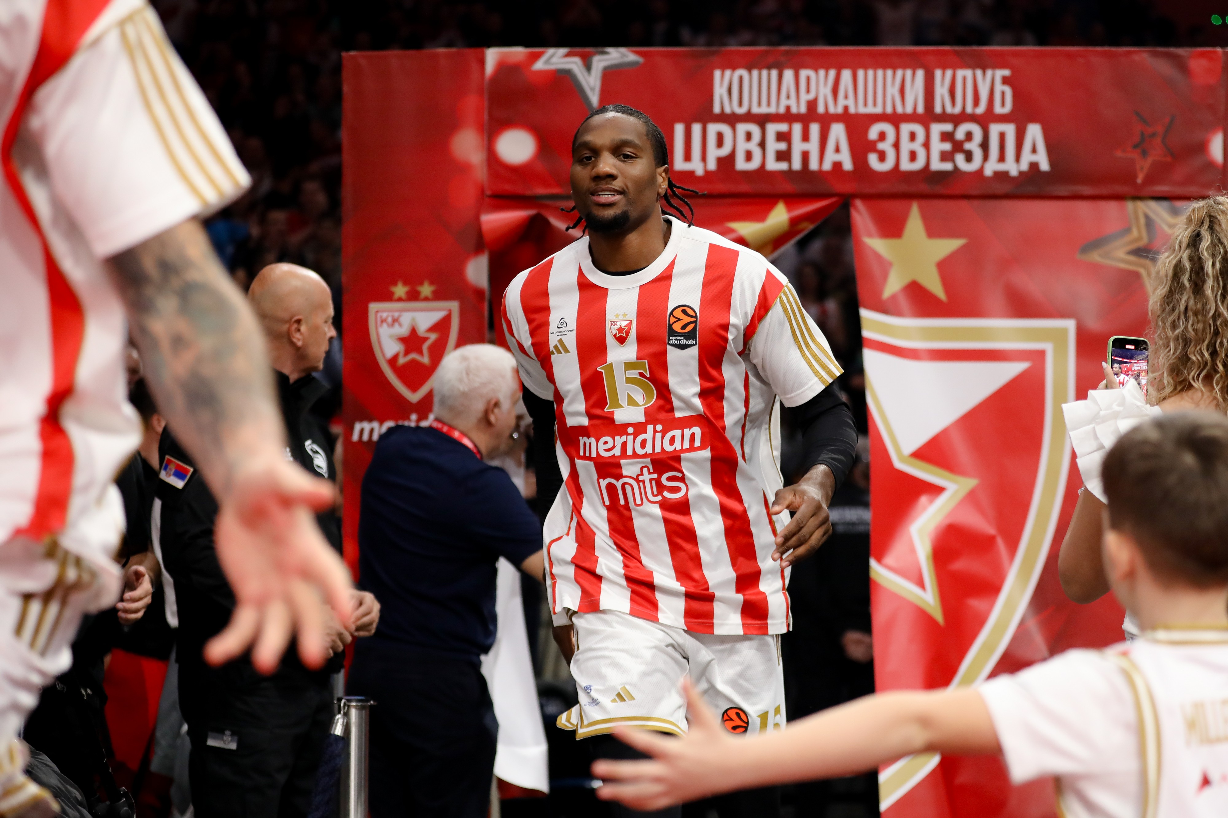 Šok: Izundu bi mogao da ode iz Zvezde? Klubovi iz Evrolige zainteresovani za otkriće sezone!