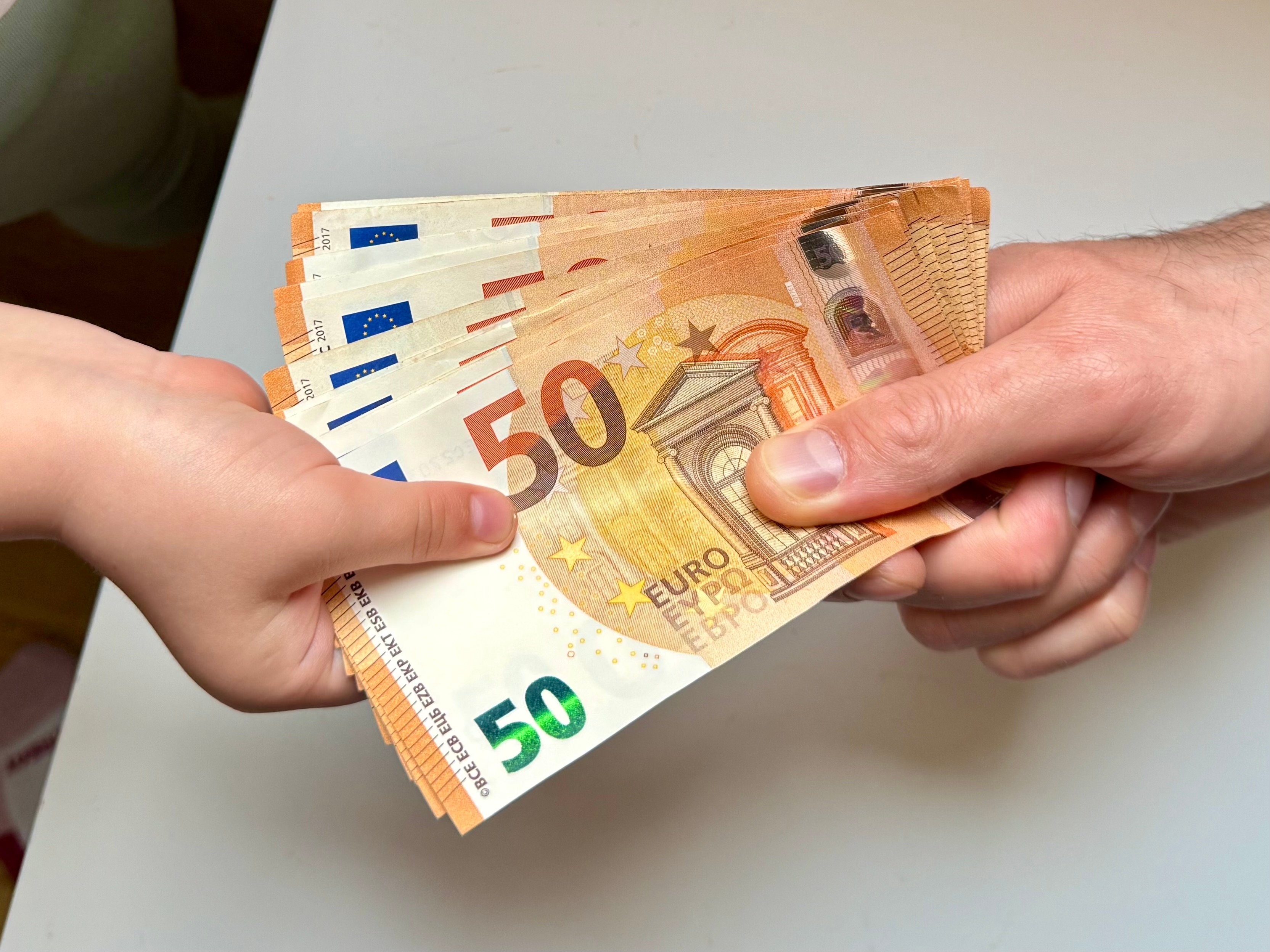 Bonusi od 150 evra! Austrija deli više vrsta finansijske pomoći - evo ko ima pravo