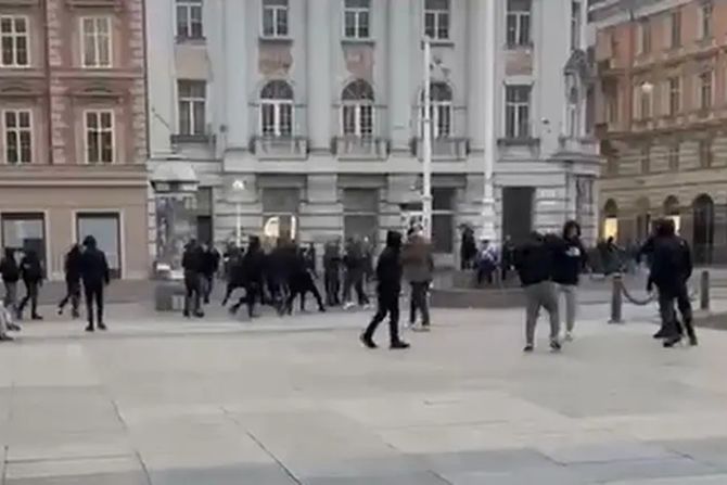 Tuča na Trgu bana Jelačića u Zagrebu