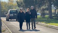 Marija Šerifović u crnini stigla na groblje: Utučena otišla do kapele, od nje se ne odvajaju 2 osobe