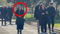 Ovo je žena koja je rodila Rajku vanbračnog sina: Jasna na sahranu došla u društvu Verice, ne odvajaju se!