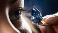 JEDAN OD NAJLEPŠIH NA SVETU U Ženevi prodat plavi dijamant Melon Blu, a od cene zastaje dah!