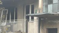 Prve slike požara u stanu na Mirijevu, garež i srča svuda u zgradi: Lekari se bore za život muškarca (45)
