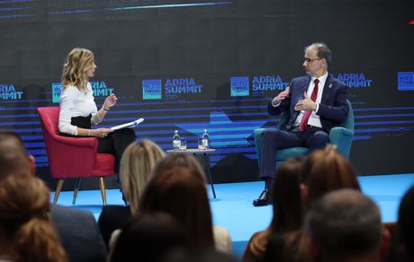 Premijer Đuro Macut