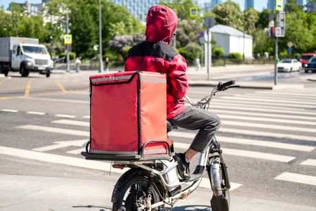 dostava, dostavljač