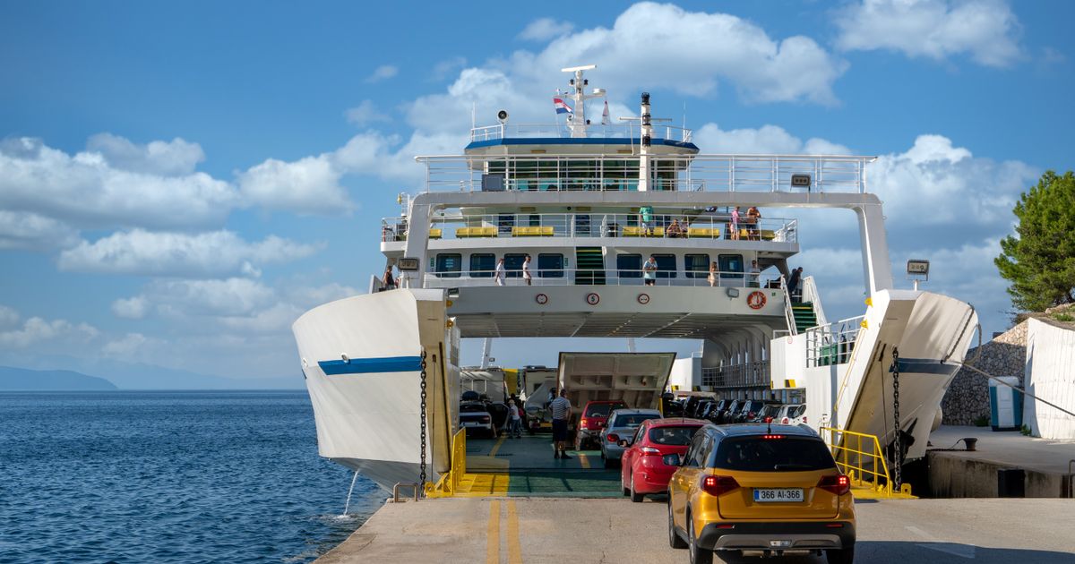 Šokantan snimak iz Njujorka: Pijane turistkinje upale u kabinu i preuzele kormilo trajekta, evo šta im SLEDI