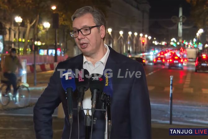 Aleksandar Vučić Pariz