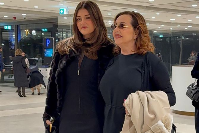 Ana Bekuta sa unukom unuka