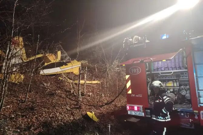 Avion udes pad Senj Hrvatska