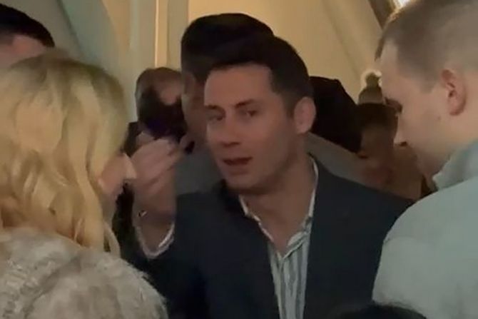 Jovan Pantić sa zanosnom plavušom