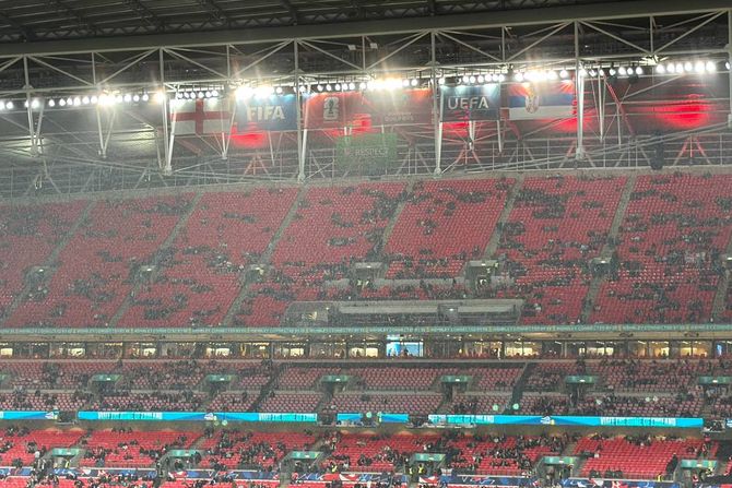 Zastave na Vembliju, Engleska - Srbija