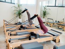 pilates, pilates reformer, vežbanje, instruktor pilatesa