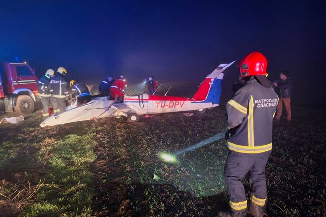 Avion pad nesreća udes